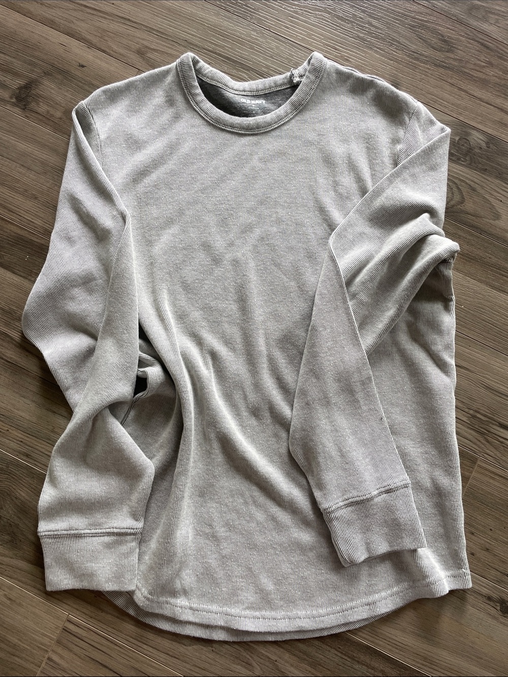 Old Navy Light Gray Long Sleeve Crewneck Shirt